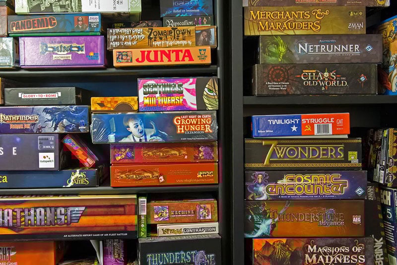 Un-gruppo-di-giochi-da-tavolo