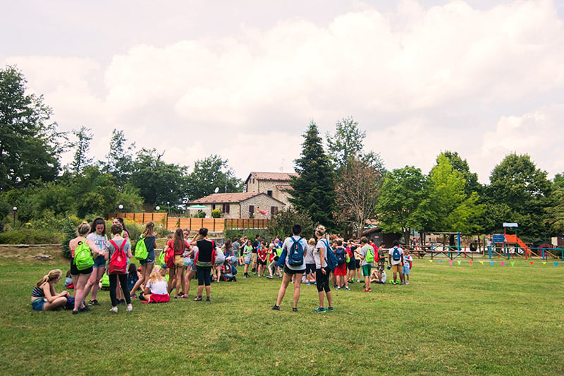 un gruppo di learners ed anglos durante lo Speak Teens Summer Camp a in Emilia-Romagna