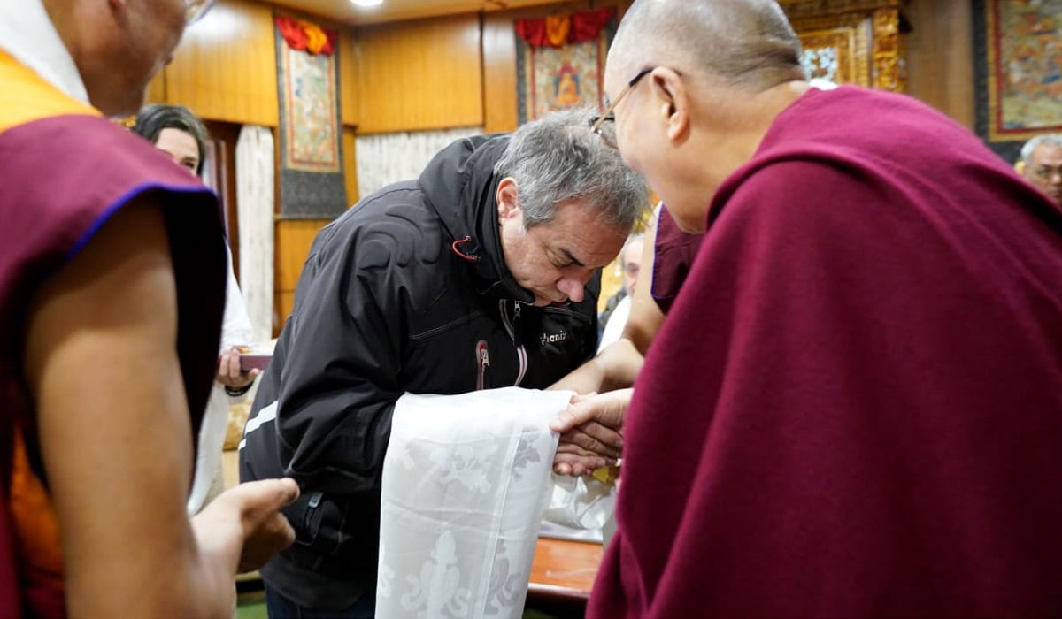 ciro-conversano-con-il-dalai-lama