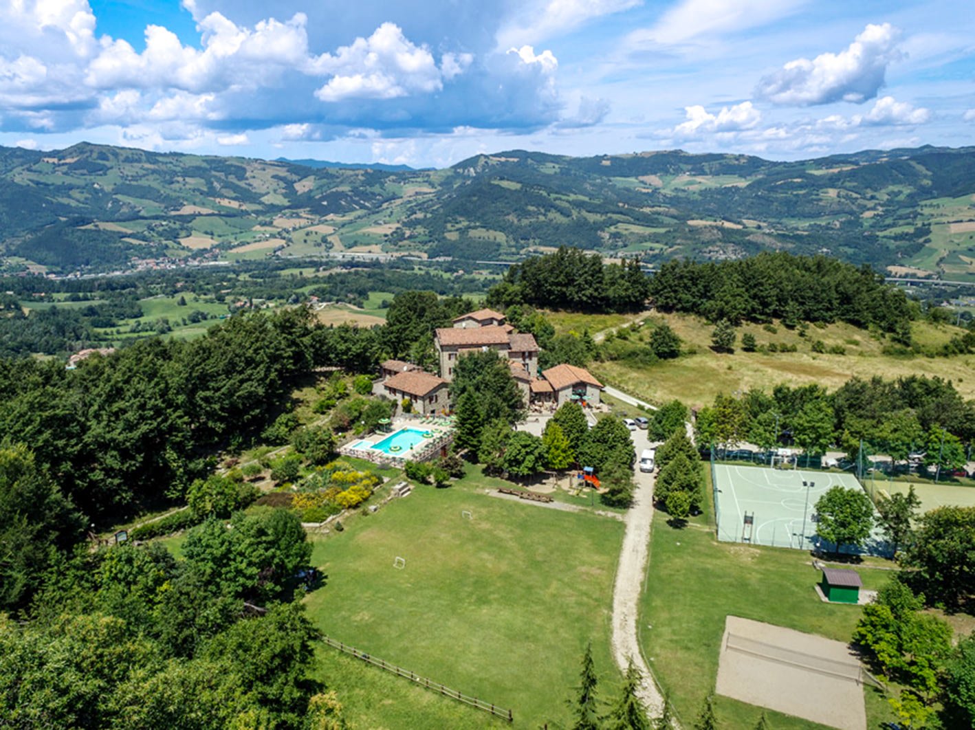 Un vista aerea di Valobnella, la location dello Speak Teens Summer Camp