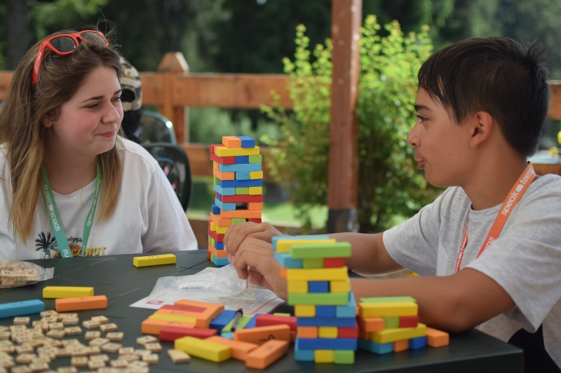 Una sessione di pratica One to One in inglese con madrelingua durante lo Speak Teens Summer camp per ragazzi